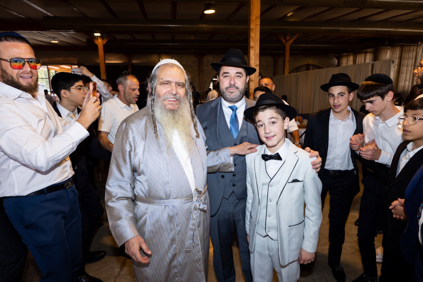 באירוע יוקרתי עם רבנים ופוליטיקאים: הבר מצווה לבנו של רמ"ט מנכ"ל רשות האוכלוסין