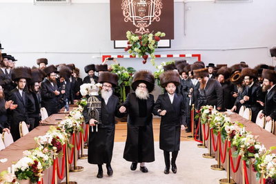 האדמו"ר מתולדות צבי דספינקא במסע הקודש במאגלניץ 