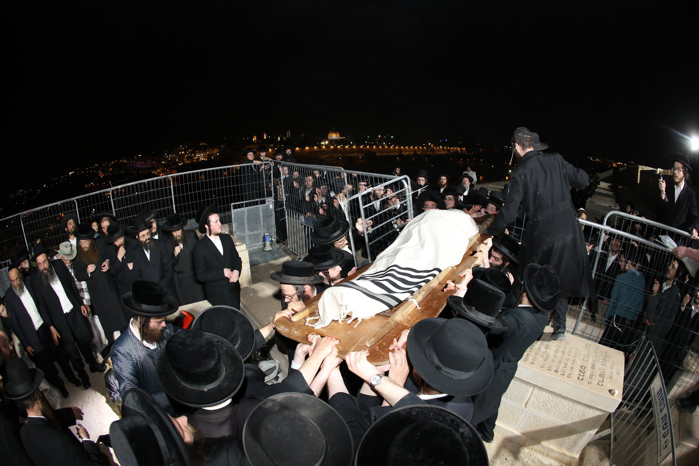 מסע הלויית הגאון רבי דוד שמידל זצ"ל בירושלים