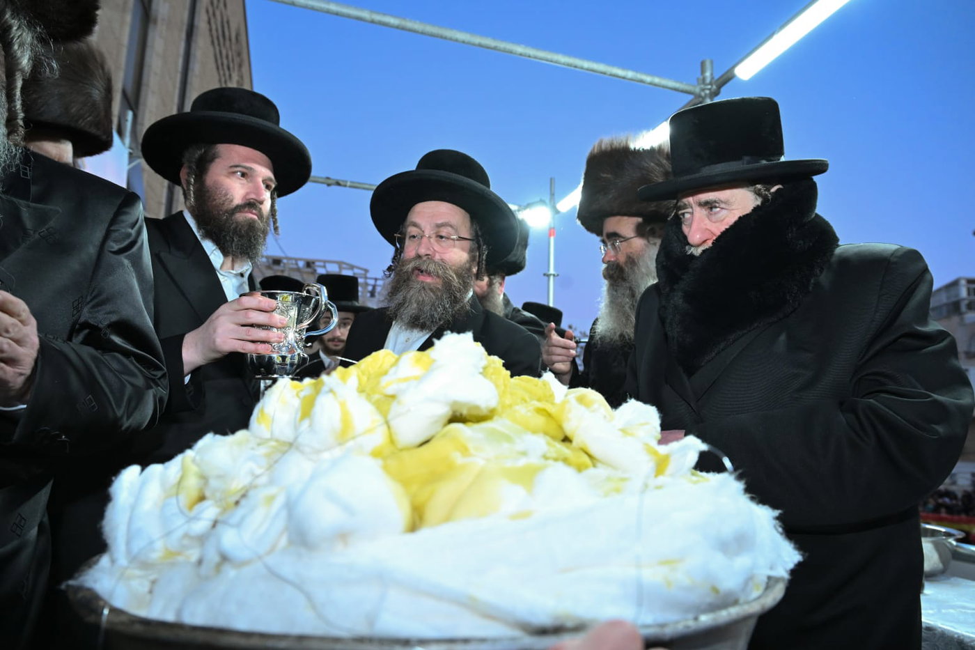 ל"ג בעומר בחצה"ק רחמסטריווקא