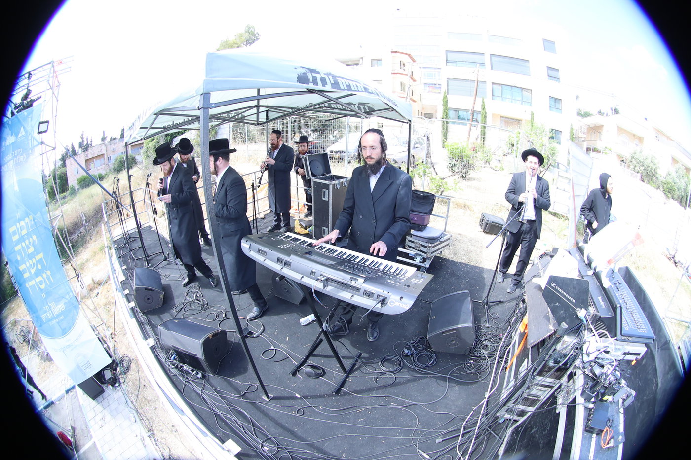 ל"ג בעומר בקבר שמעון הצדיק