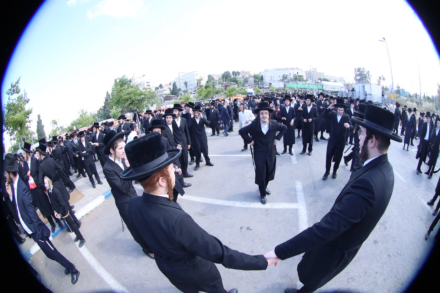 ל"ג בעומר בקבר שמעון הצדיק