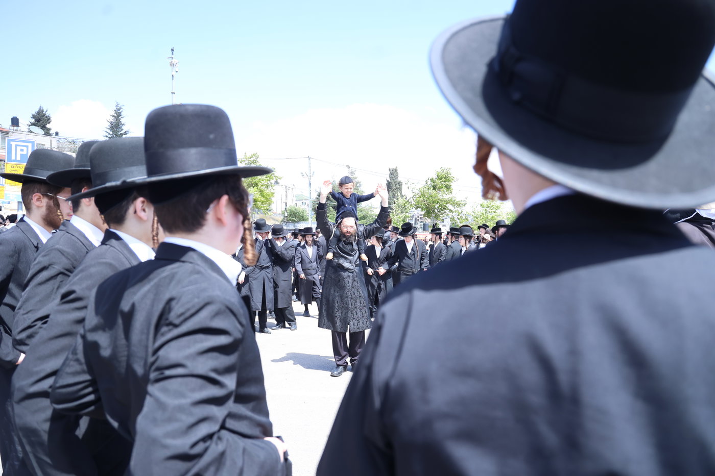 ל"ג בעומר בקבר שמעון הצדיק