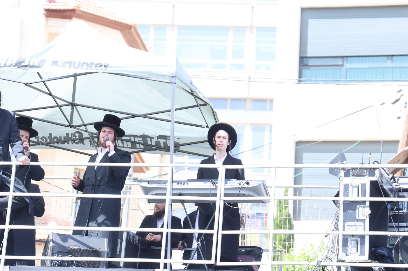 ל"ג בעומר בקבר שמעון הצדיק