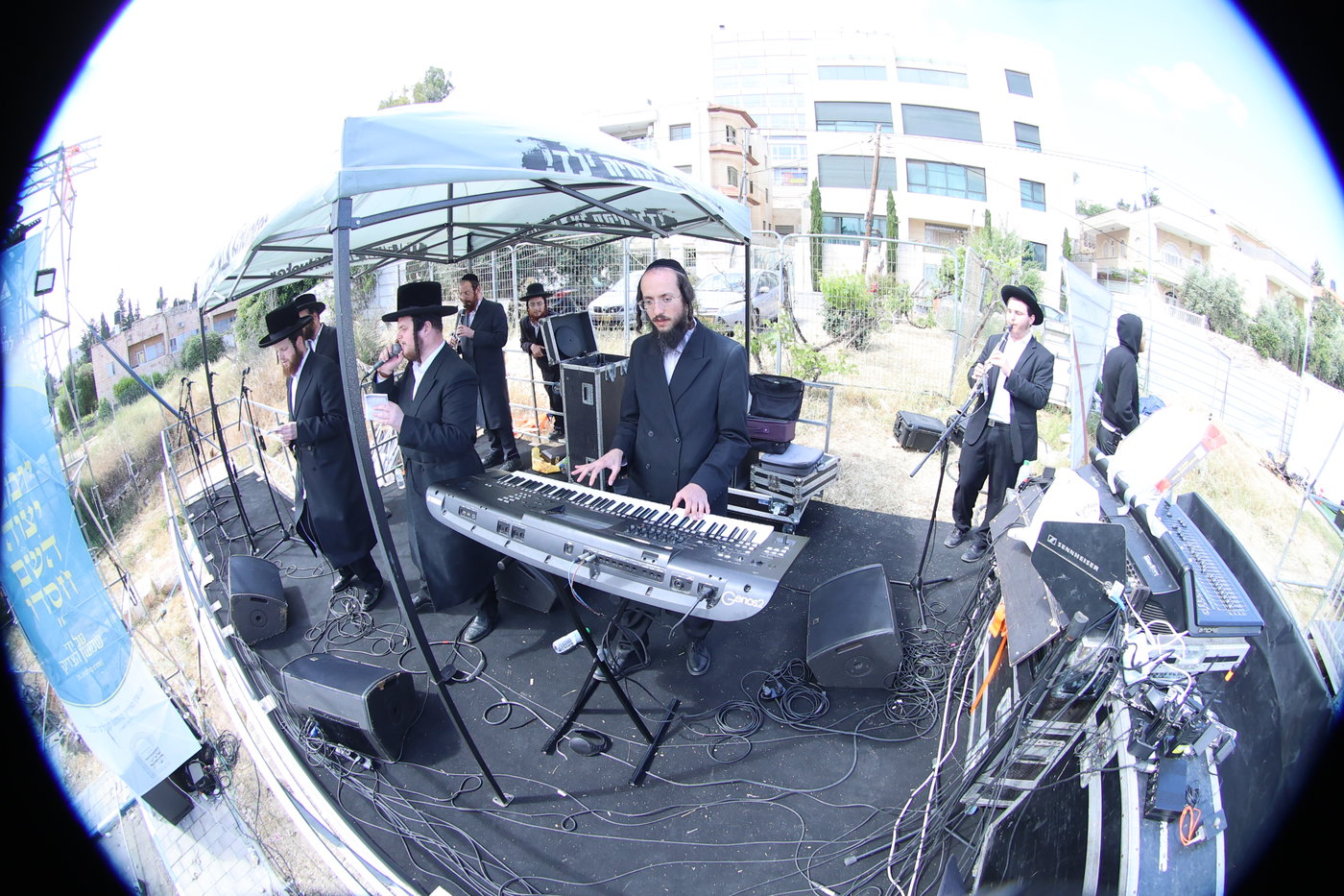 ל"ג בעומר בקבר שמעון הצדיק