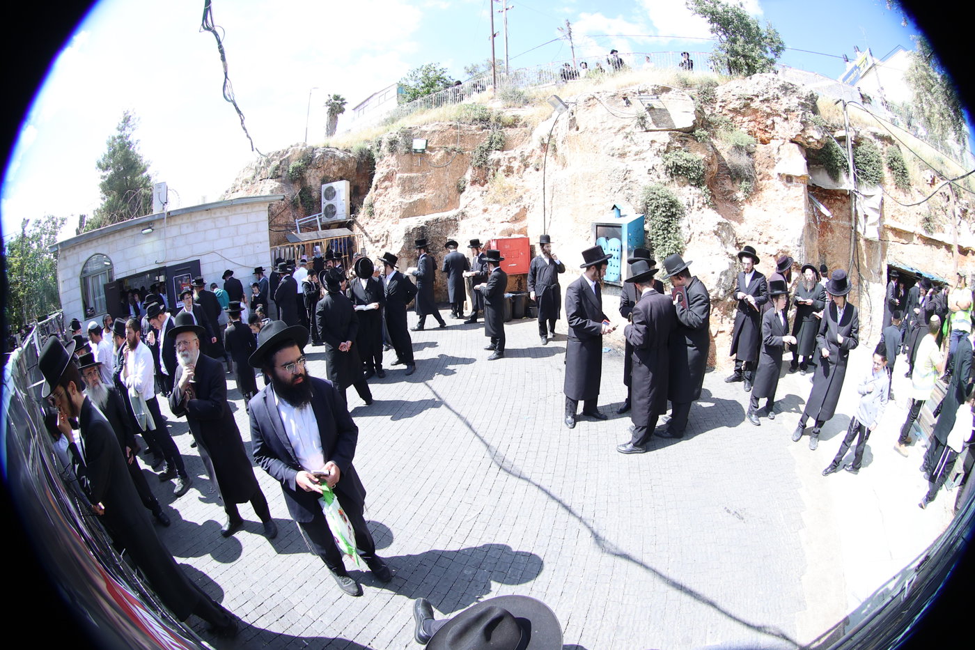 ל"ג בעומר בקבר שמעון הצדיק