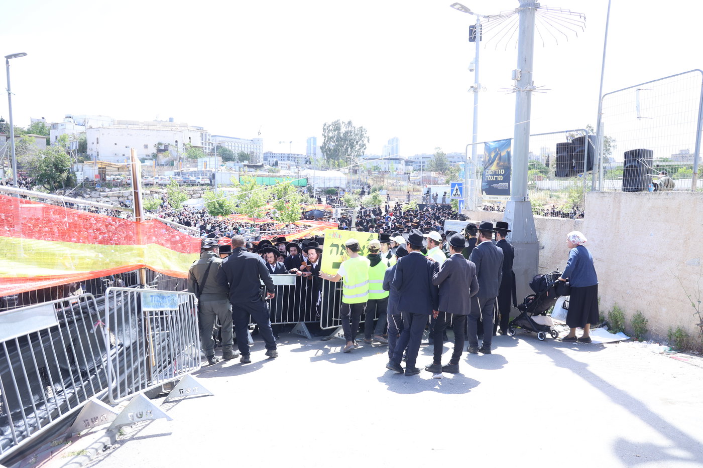 ל"ג בעומר בקבר שמעון הצדיק