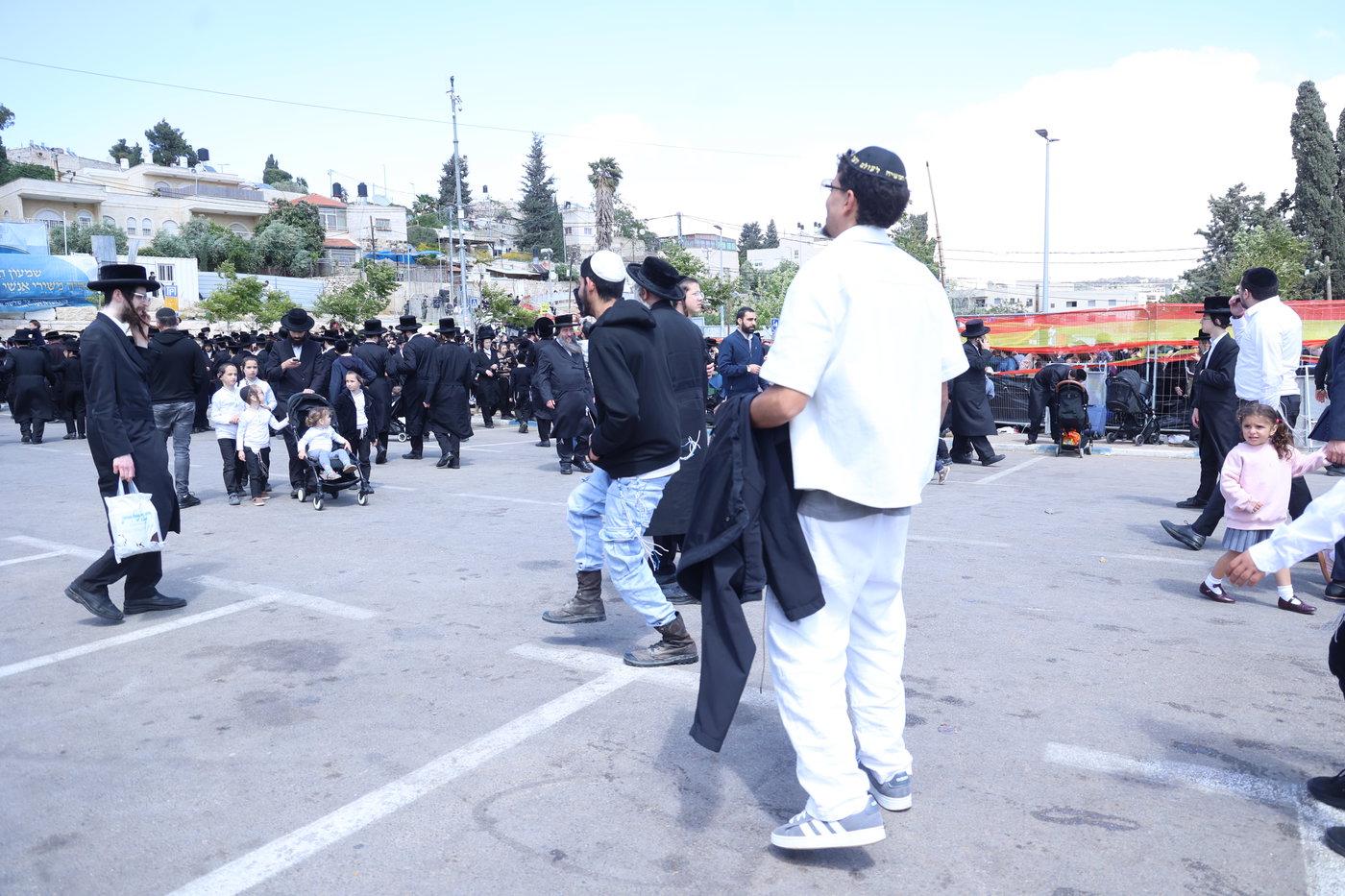 ל"ג בעומר בקבר שמעון הצדיק