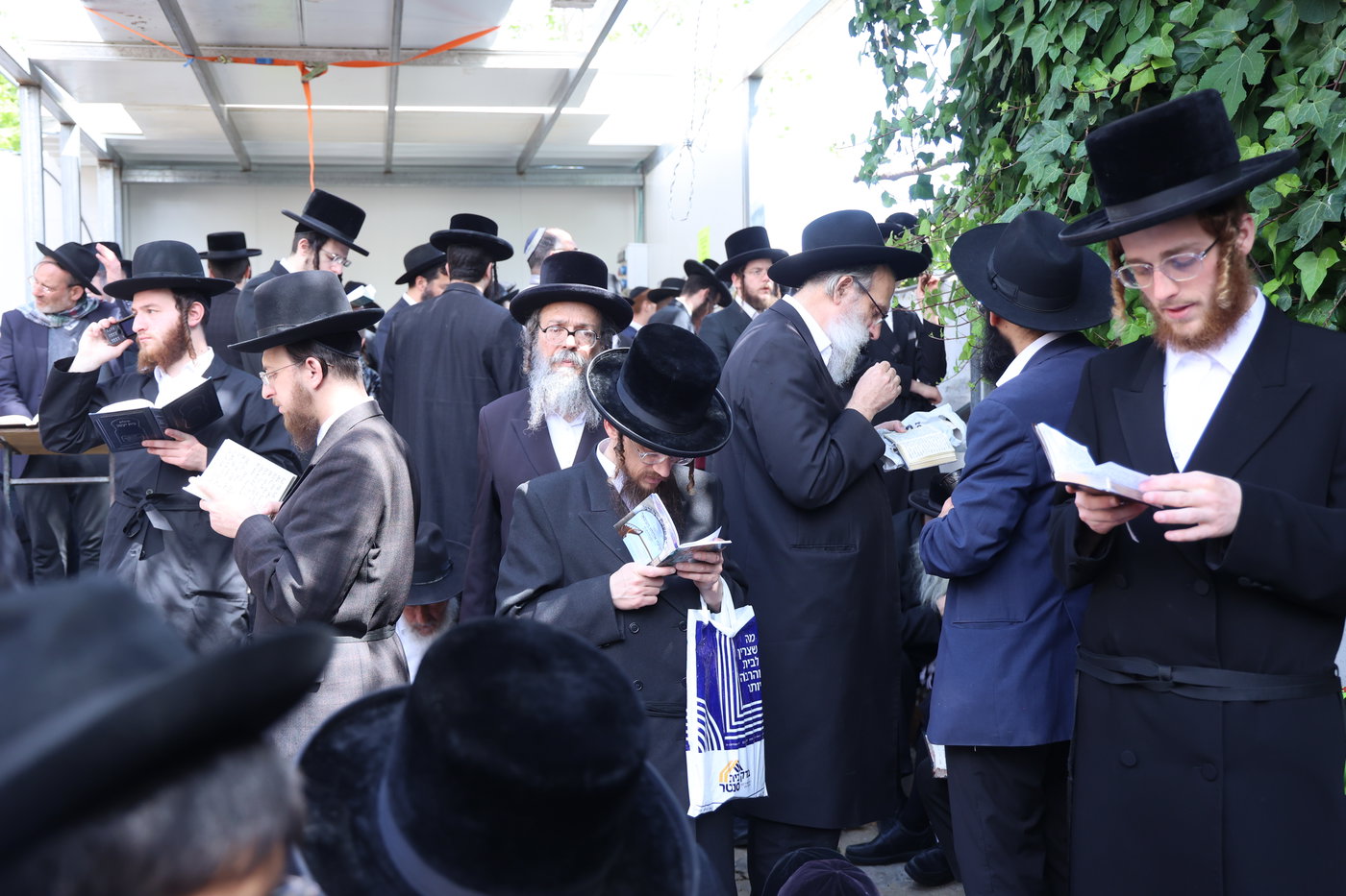 ל"ג בעומר בקבר שמעון הצדיק