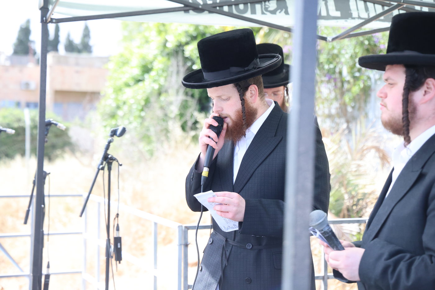 ל"ג בעומר בקבר שמעון הצדיק