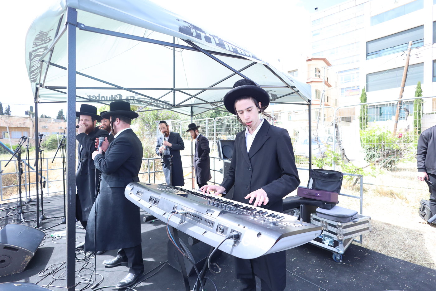 ל"ג בעומר בקבר שמעון הצדיק