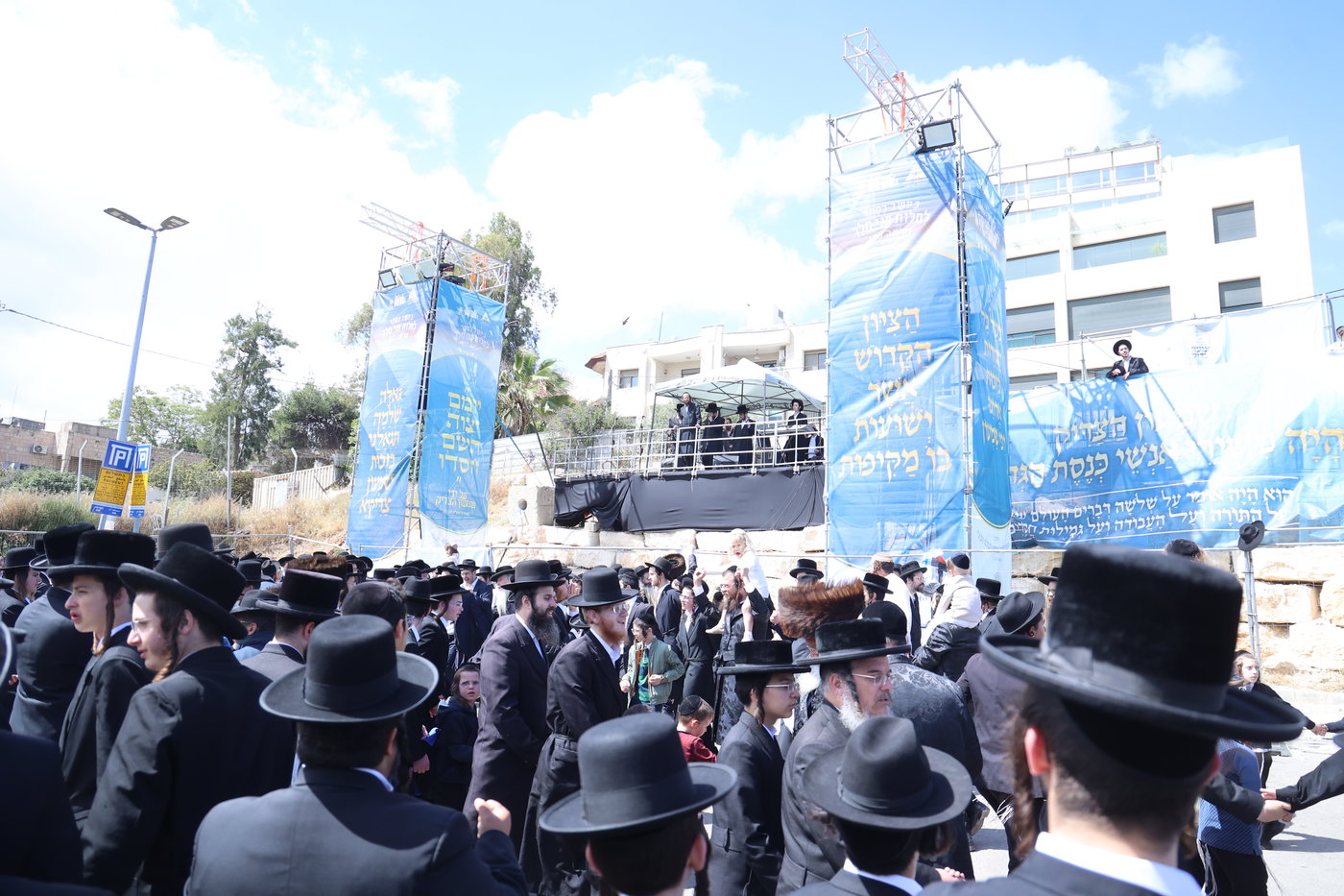 ל"ג בעומר בקבר שמעון הצדיק