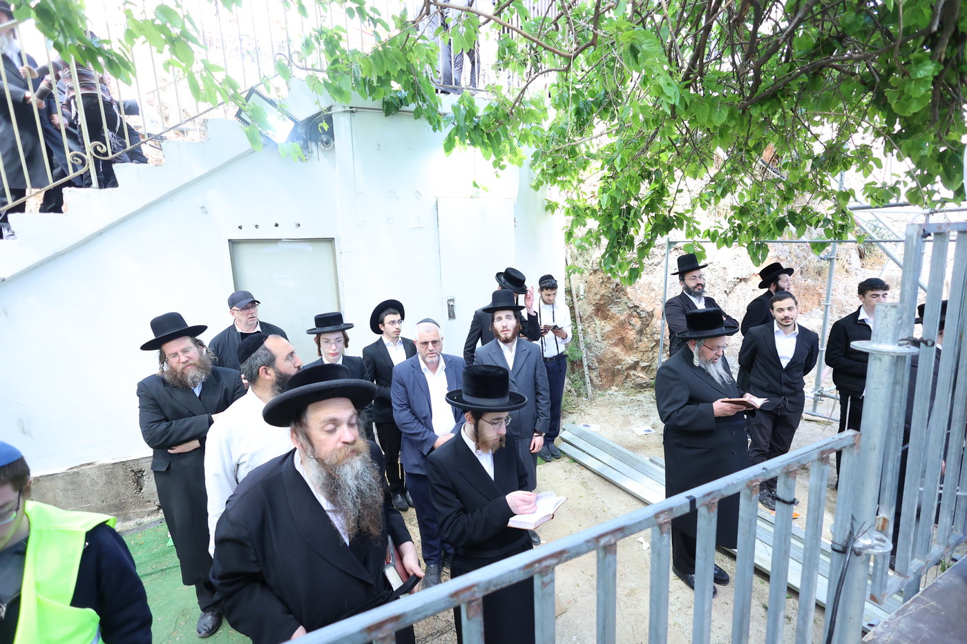 ל"ג בעומר בקבר שמעון הצדיק