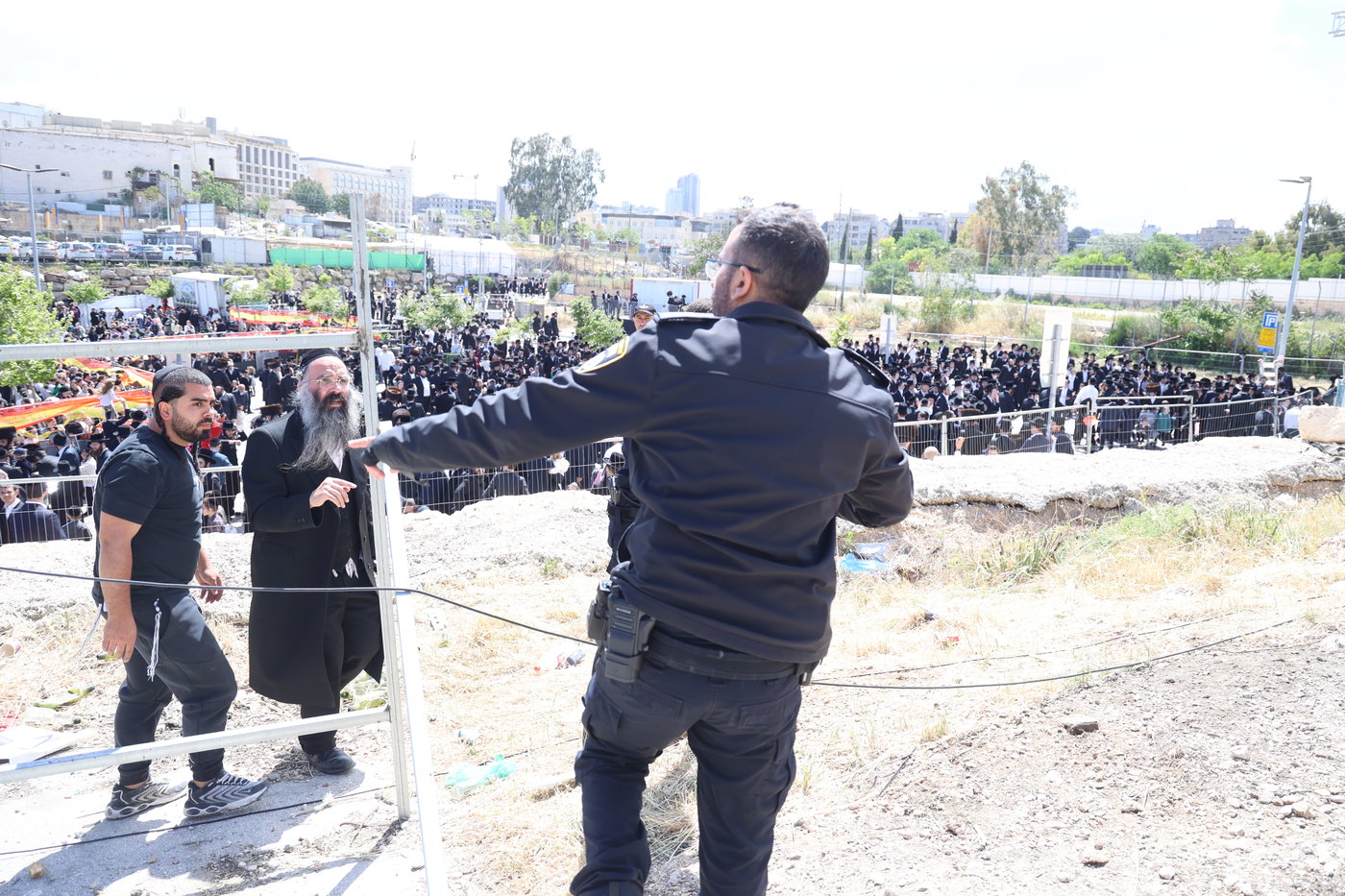 ל"ג בעומר בקבר שמעון הצדיק