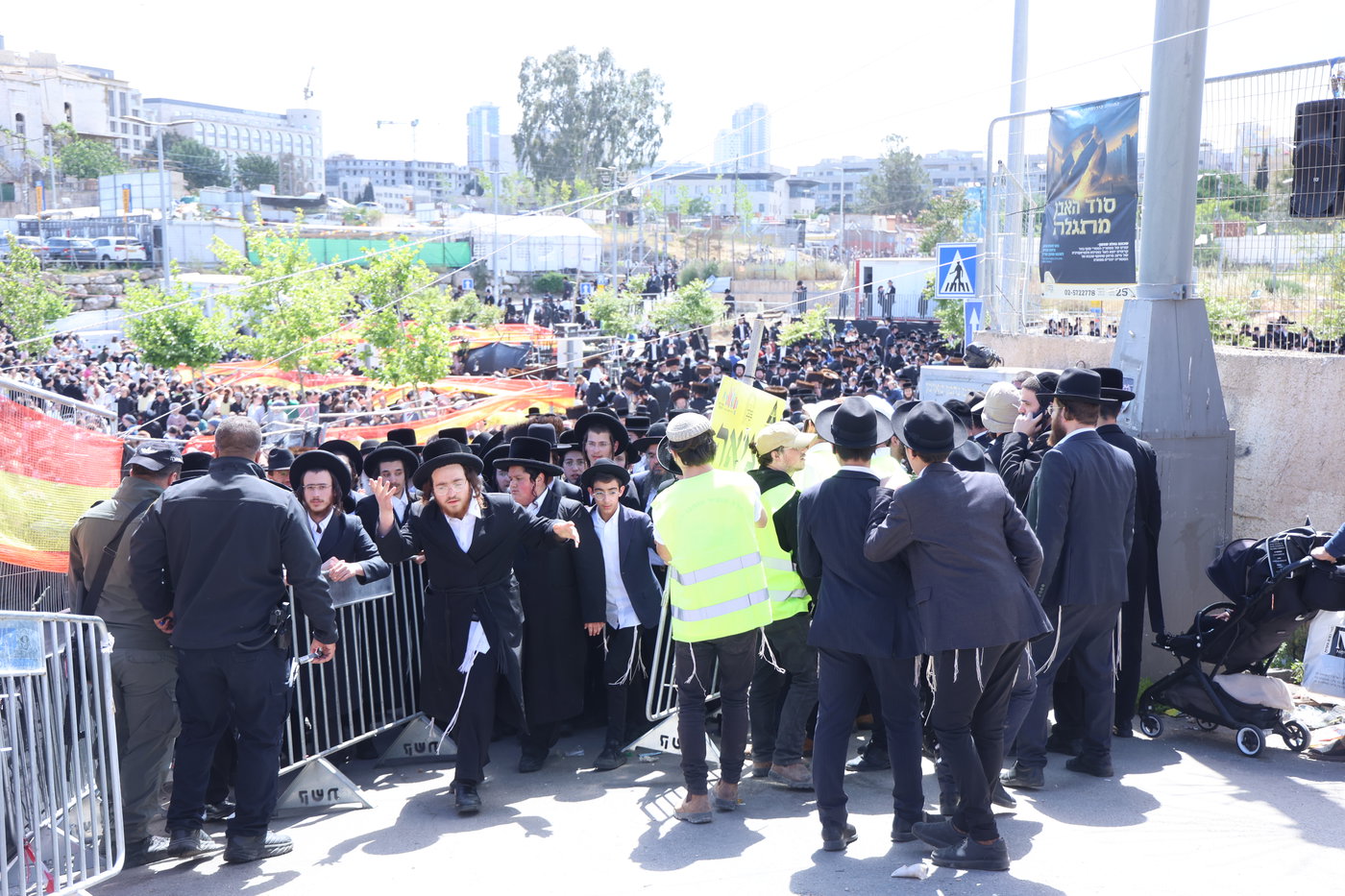 ל"ג בעומר בקבר שמעון הצדיק