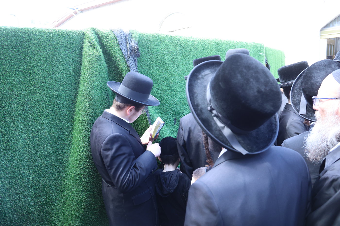 ל"ג בעומר בקבר שמעון הצדיק