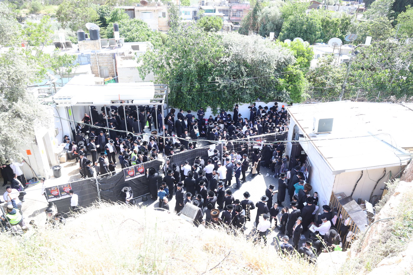 ל"ג בעומר בקבר שמעון הצדיק
