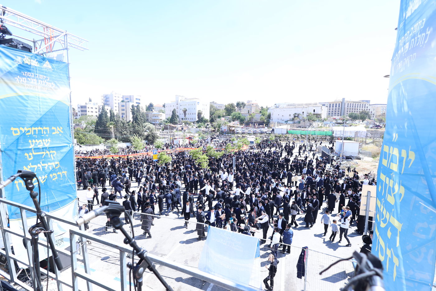 ל"ג בעומר בקבר שמעון הצדיק