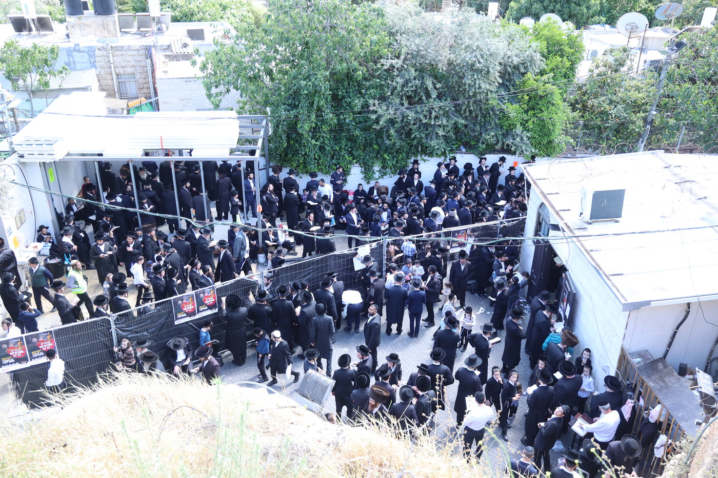 ל"ג בעומר בקבר שמעון הצדיק