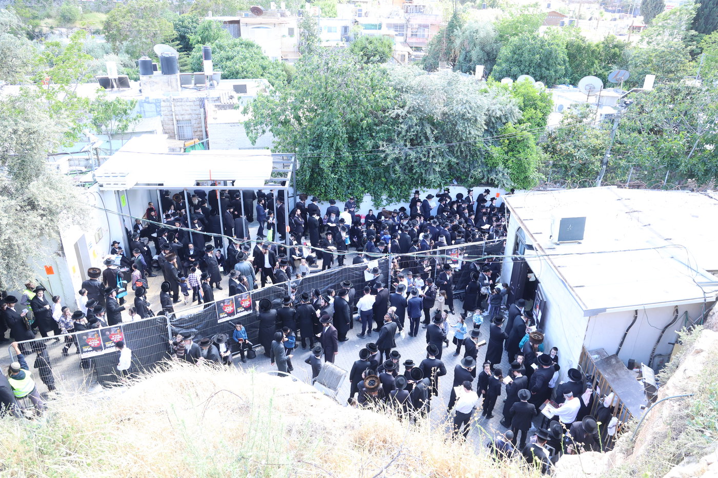 ל"ג בעומר בקבר שמעון הצדיק