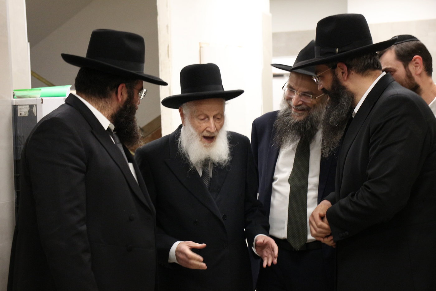 הגאון רבי שמואל בצלאל בישיבת אהל תורה