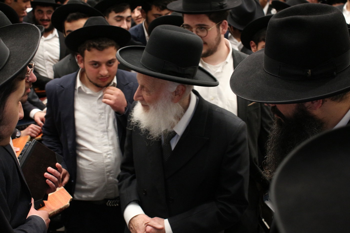 הגאון רבי שמואל בצלאל בישיבת אהל תורה