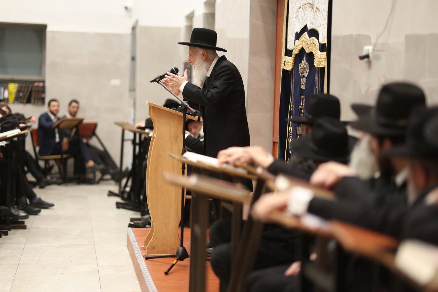 הגאון רבי שמואל בצלאל בישיבת אהל תורה