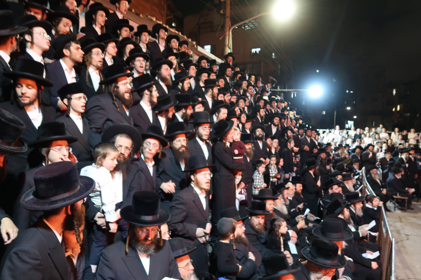 ל"ג בעומר בחצה"ק זוטשקא