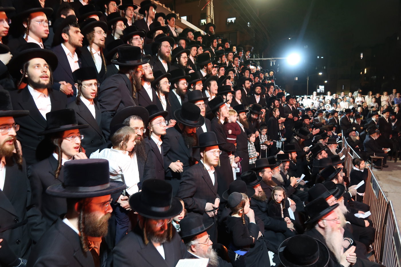 ל"ג בעומר בחצה"ק זוטשקא