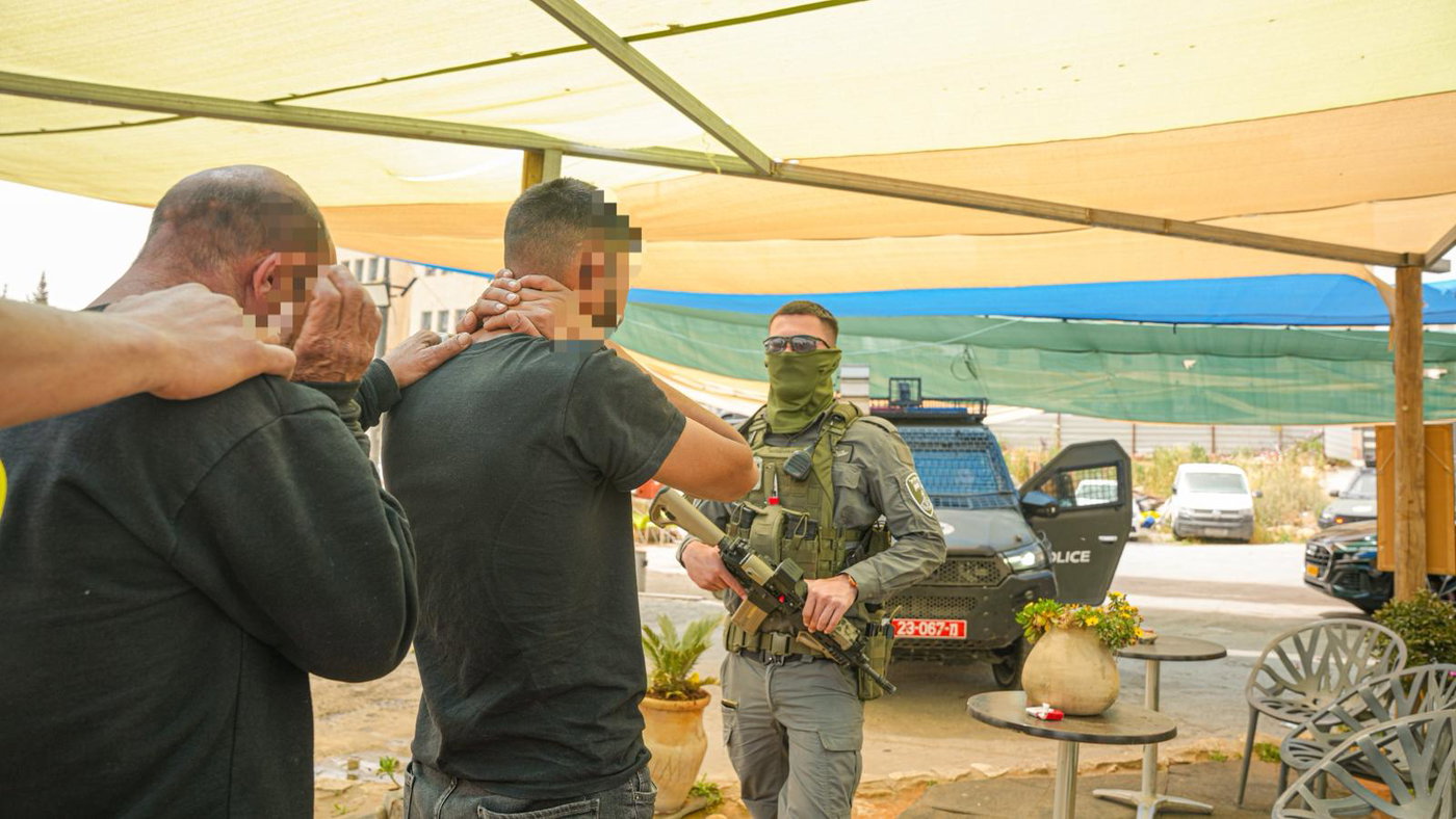 מעצר השב"חים בבית העסק לשטיפת רכבים
