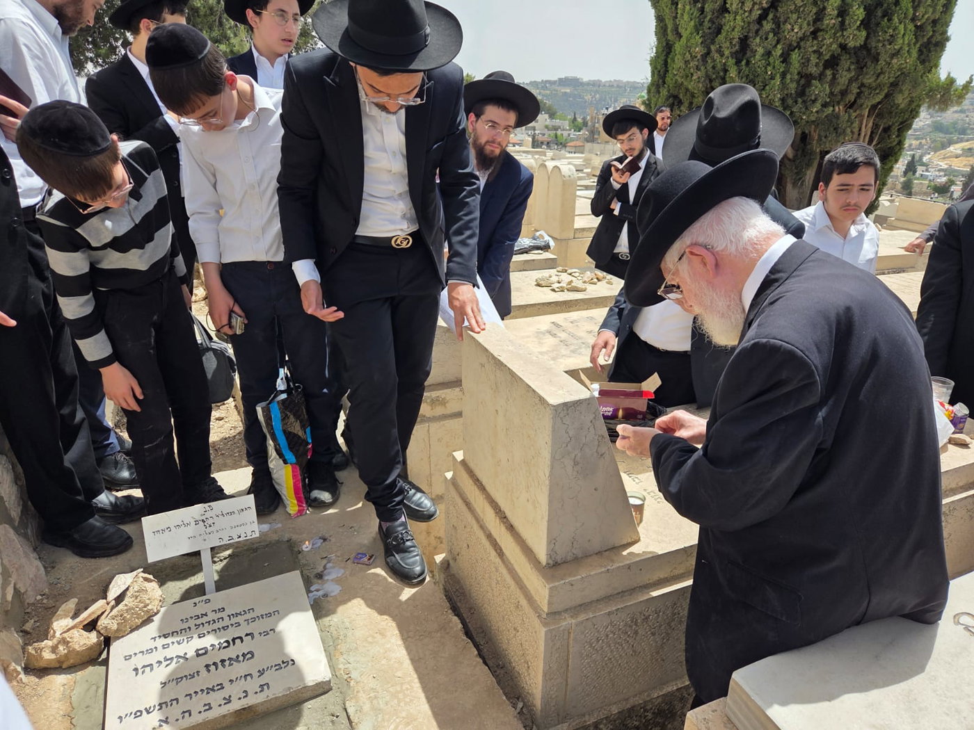 הגאון רבי צמח מאזוז בתפילה בהר הזיתים