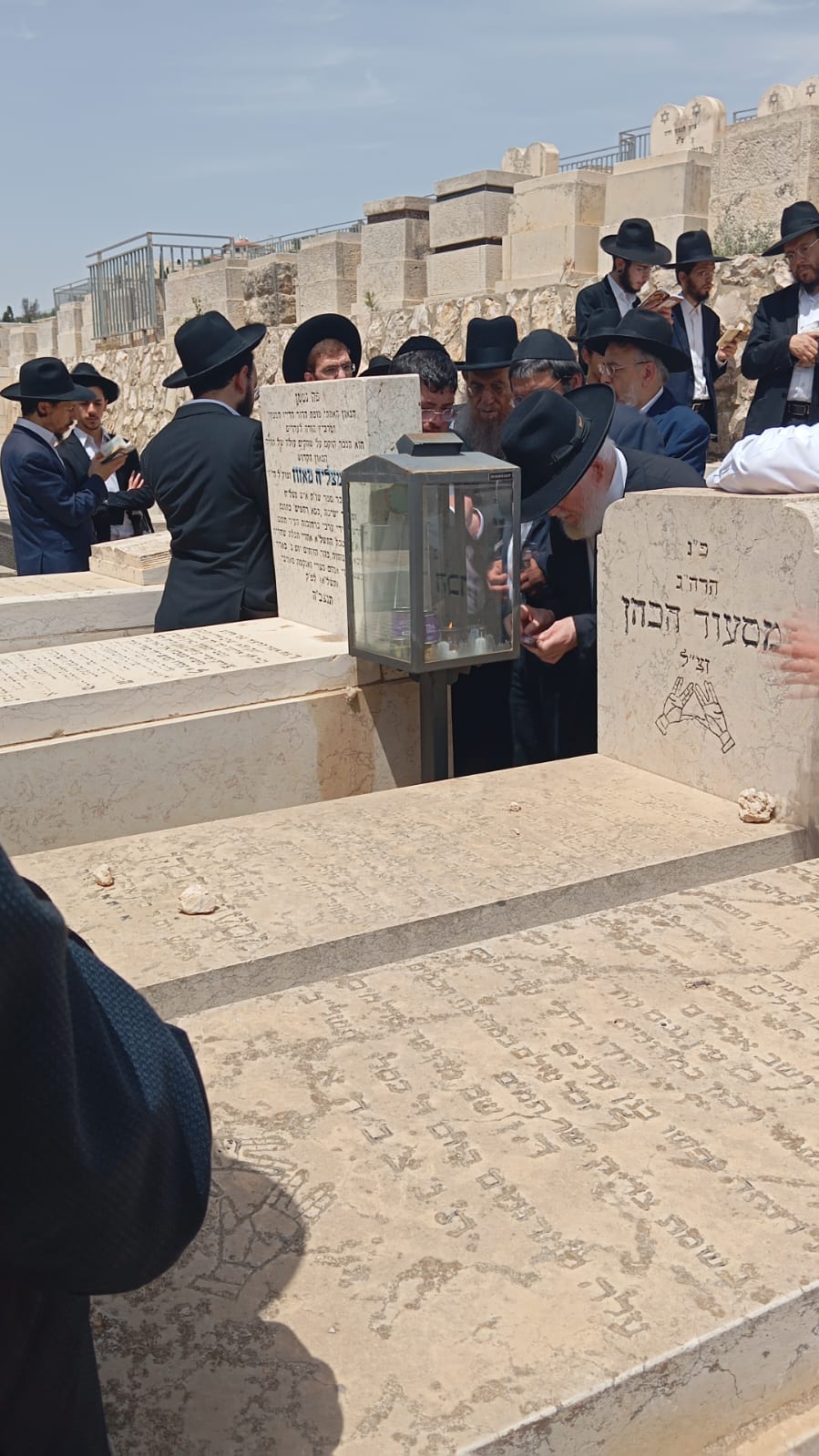 הגאון רבי צמח מאזוז בתפילה בהר הזיתים