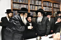 שמחת הווארט בחצרות מודז'יץ - אנגוואר - נדבורנה