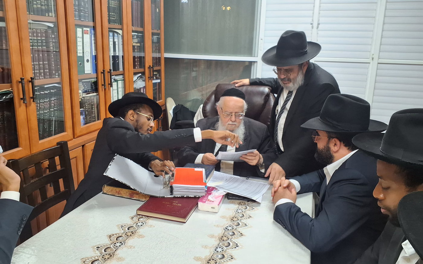 בחורי עמלים בבתי גדולי ישראל