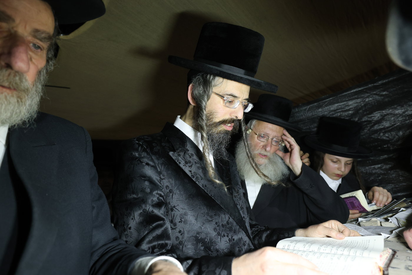 הילולא קדישא וכתיבת ס"ת בחצה"ק זוועהיל