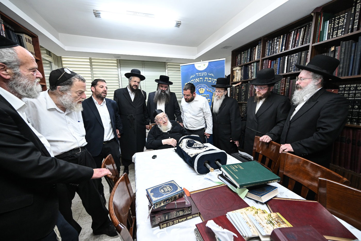 כתיבת אותיות בס"ת לע"נ הבחור חזקי פרקל ז"ל