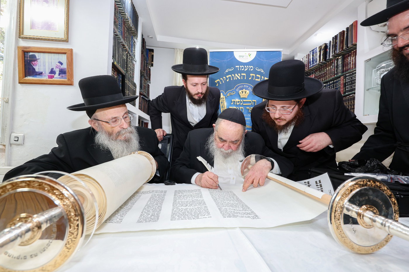הגר"א סאלים בכתיבת אותיות בס"ת
