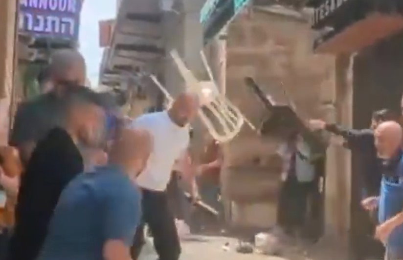 זריקת הכיסאות