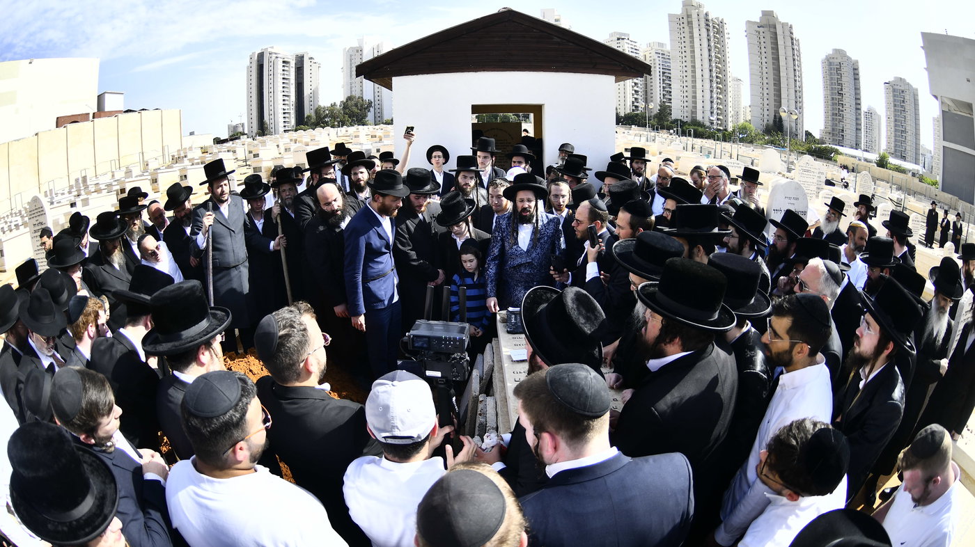 הלווית הרבנית ממעז'יבוז ע"ה
