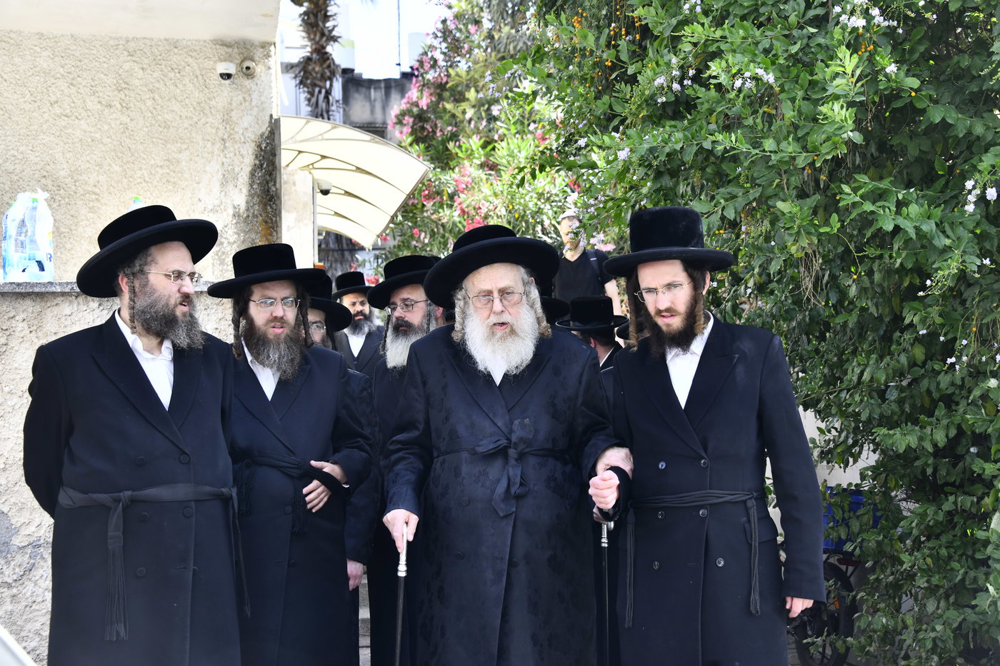 הלווית הרבנית ממעז'יבוז ע"ה