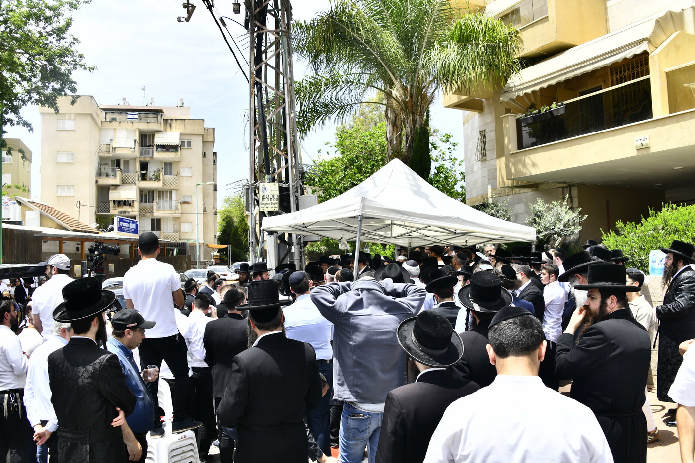 הלווית הרבנית ממעז'יבוז ע"ה