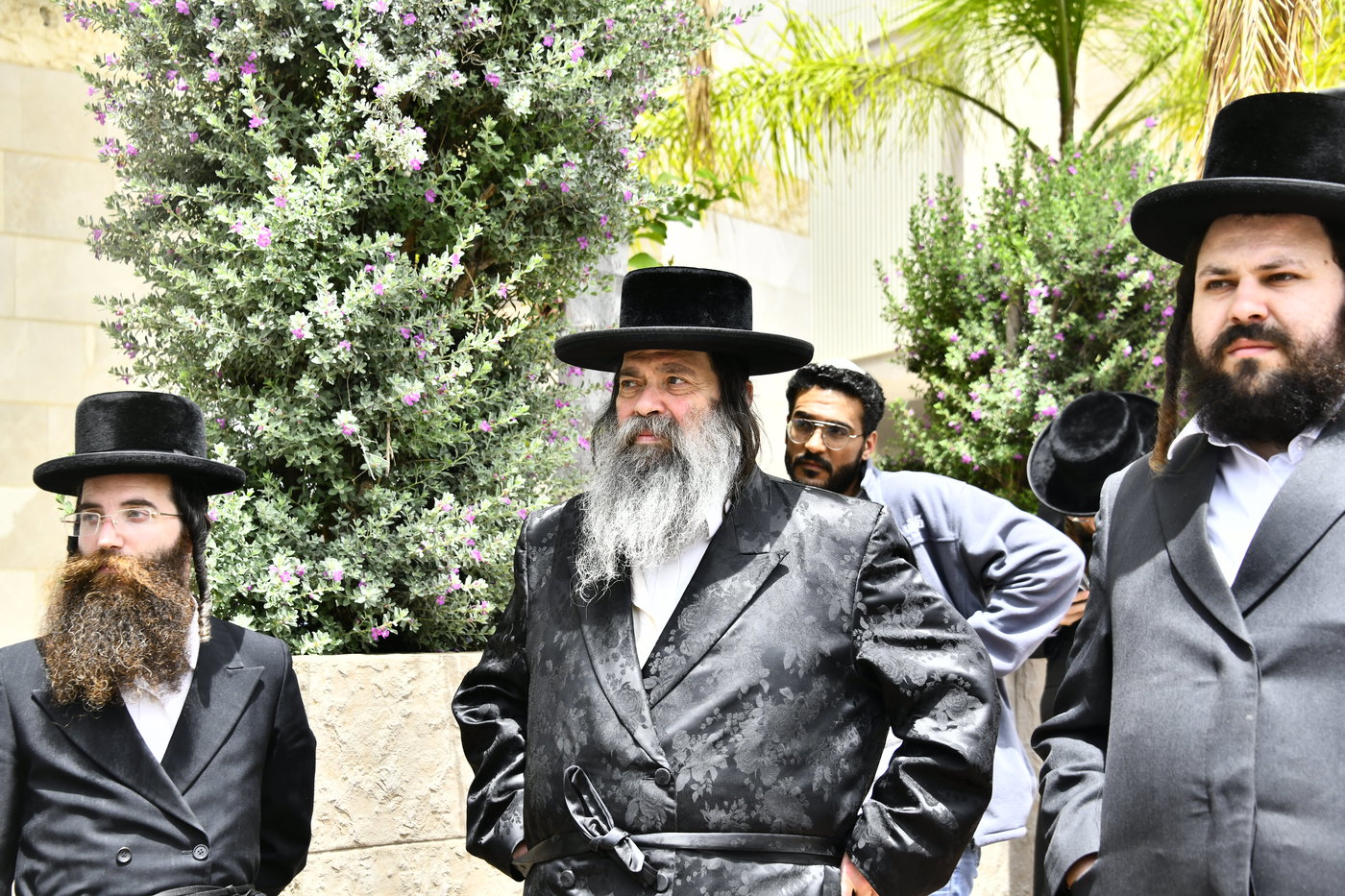 הלווית הרבנית ממעז'יבוז ע"ה