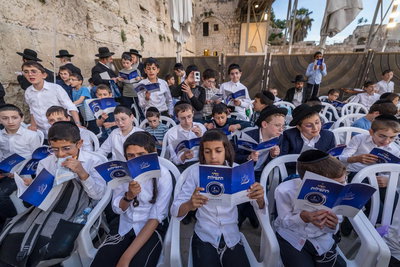 81 שנה לשחרור מהנאצים: יהודים ציינו את היום מסין, עד תוניס ותפילה מרגשת בכותל