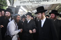 האדמו"ר מסערט ויז'ניץ בתפילת השל"ה בטבריה