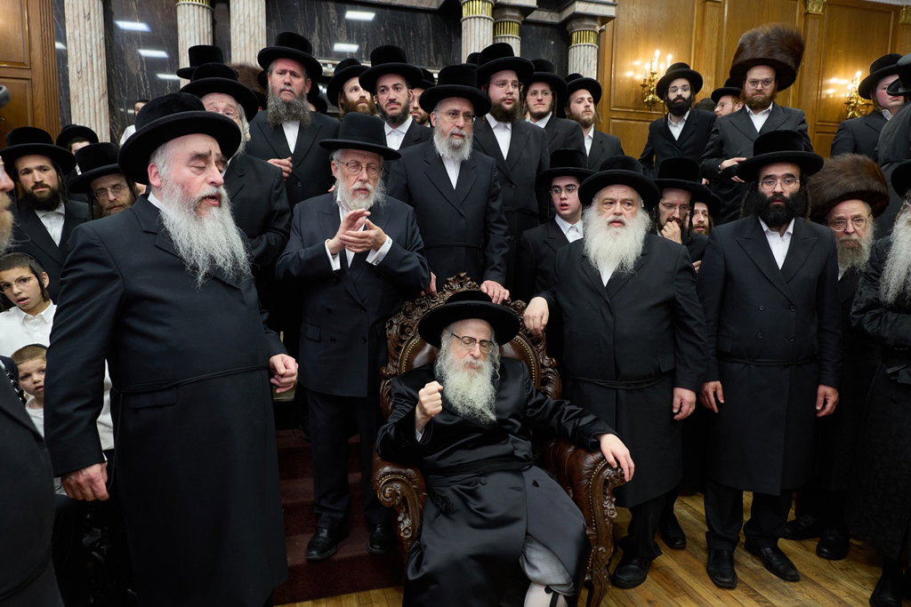 הכנסת ספר תורה לביהמ"ד צאנז קלויזנבורג