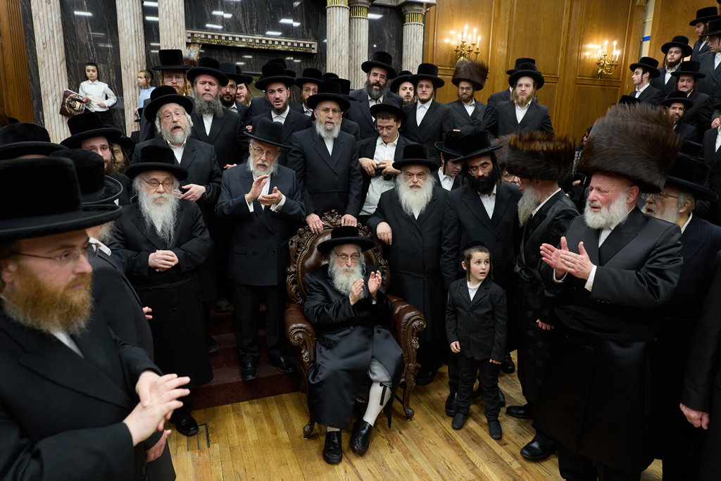הכנסת ספר תורה לביהמ"ד צאנז קלויזנבורג