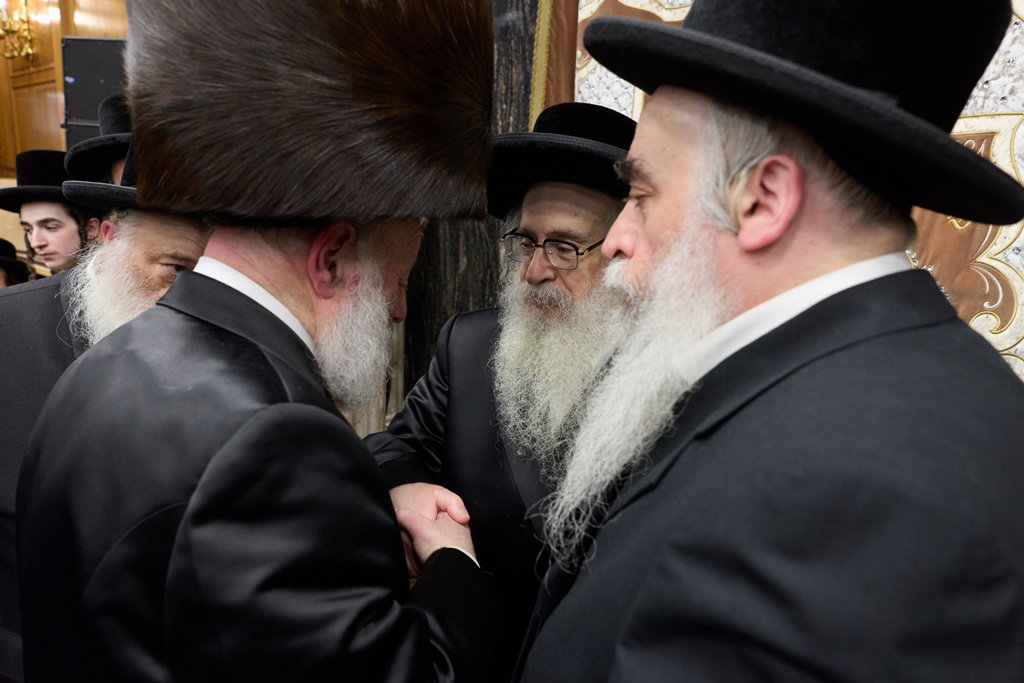 הכנסת ספר תורה לביהמ"ד צאנז קלויזנבורג