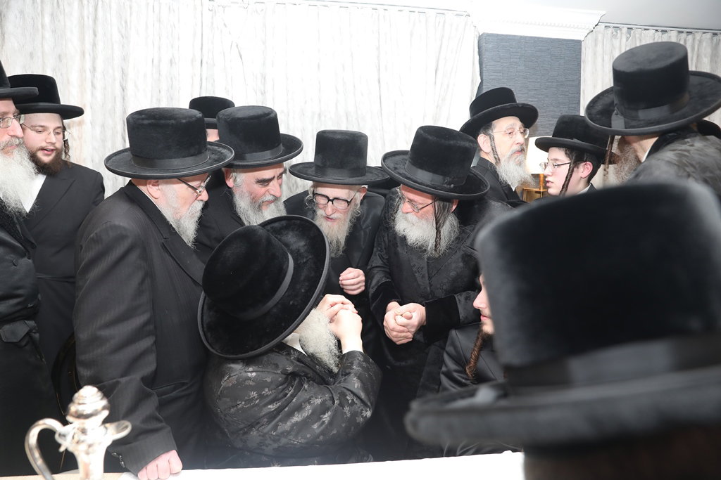 שמחת האירוסין בחצה"ק צאנז קלויזנבורג - ליזענסק