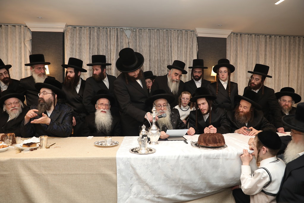 שמחת האירוסין בחצה"ק צאנז קלויזנבורג - ליזענסק