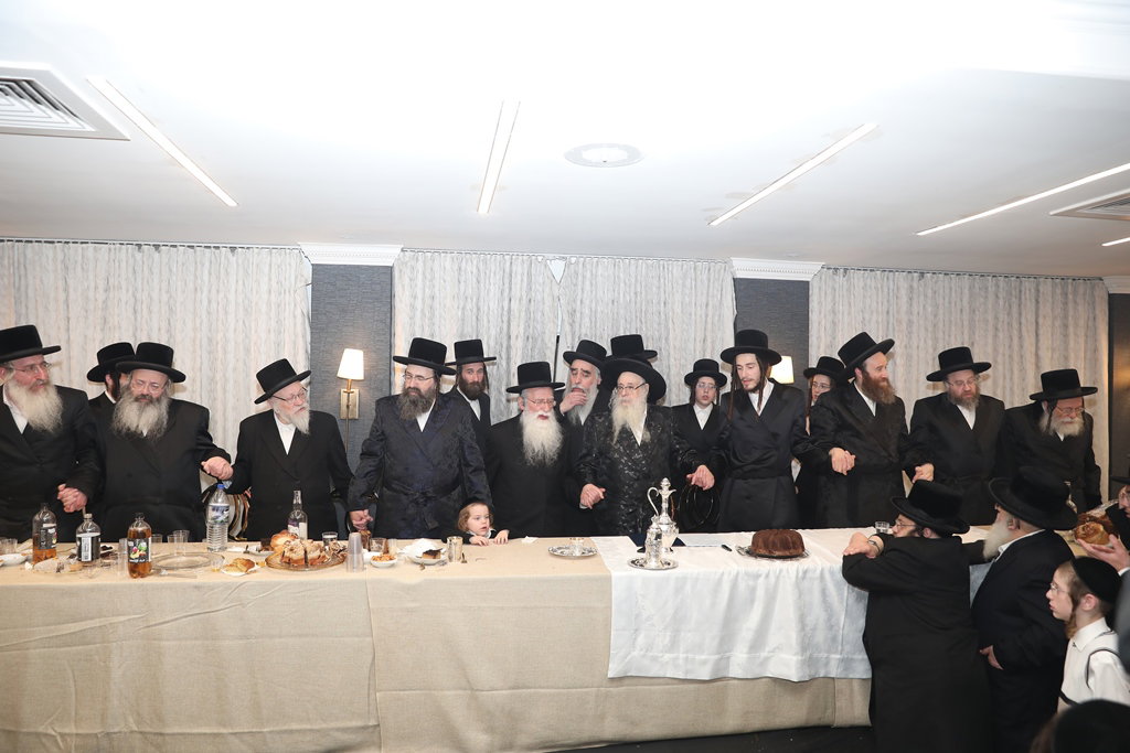 שמחת האירוסין בחצה"ק צאנז קלויזנבורג - ליזענסק